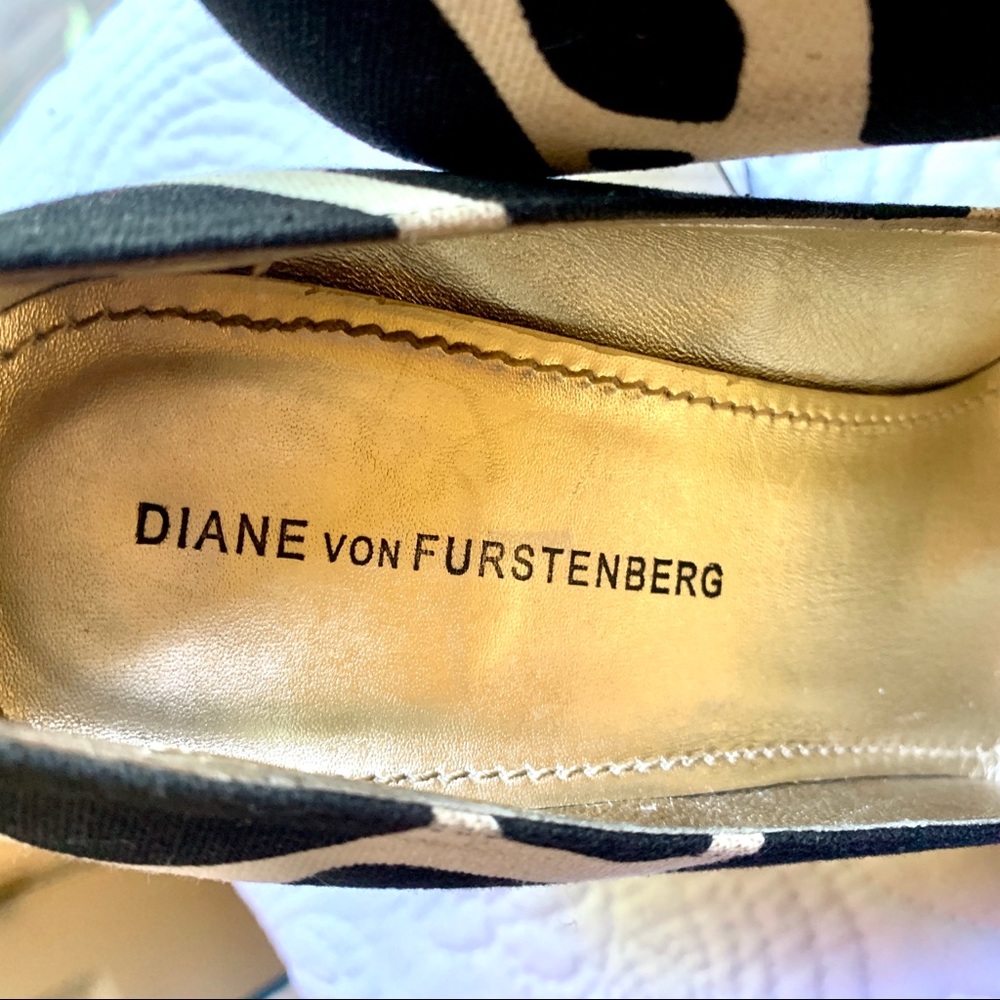 Diane Von Furstenberg Back & White Heels - Picture 4 of 16